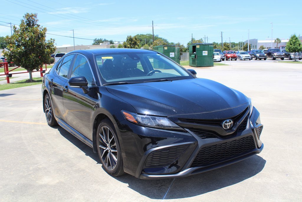 2023 Toyota Camry SE photo 4