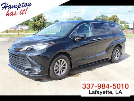2023 Toyota Sienna XLE 8-Passenger Passenger Van