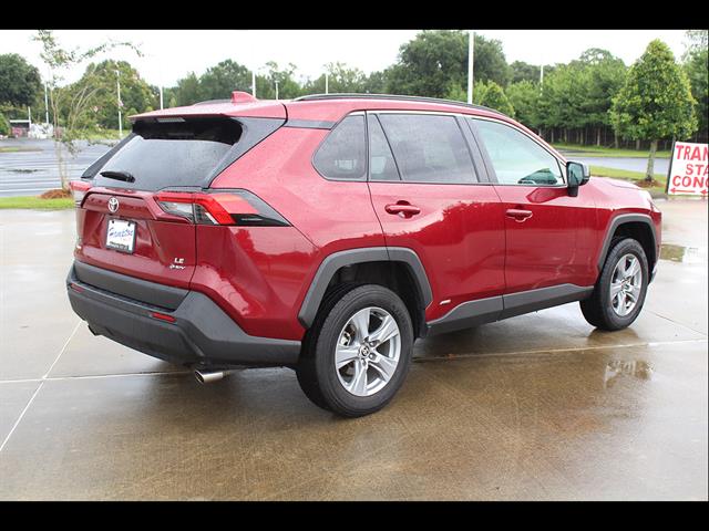 2025 Toyota RAV4 LE - Photo 6