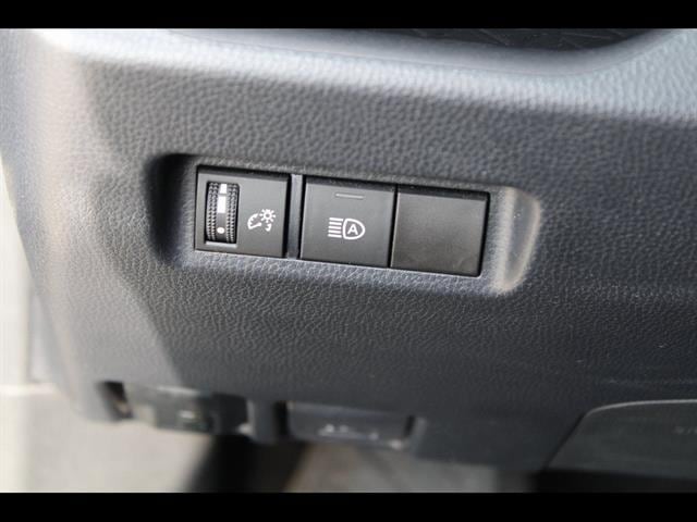 2023 Toyota RAV4 XLE - Photo 17