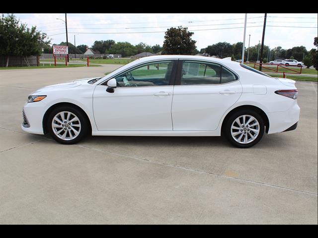 2023 Toyota Camry LE - Photo 10