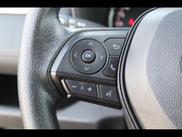 2024 Toyota RAV4 XLE - Photo 19