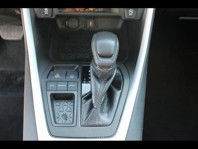 2021 Toyota RAV4 XLE - Photo 29