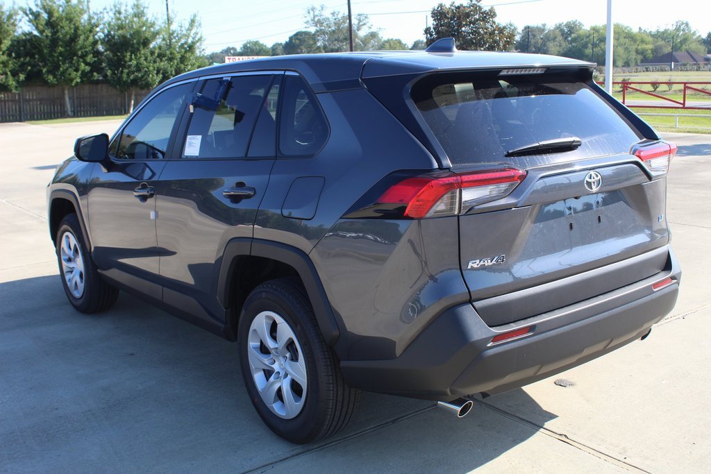 2025 Toyota RAV4 LE photo 3