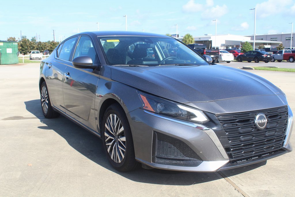 2023 Nissan Altima 2.5 SV photo 3