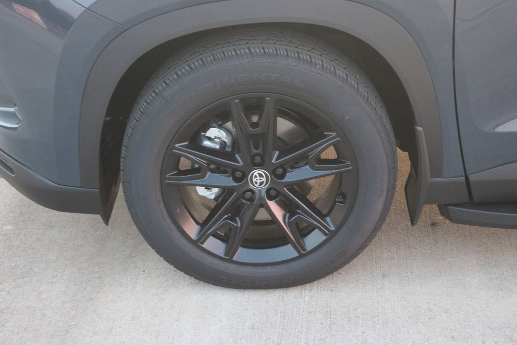 2026 Toyota Highlander Hybrid Limited photo 2