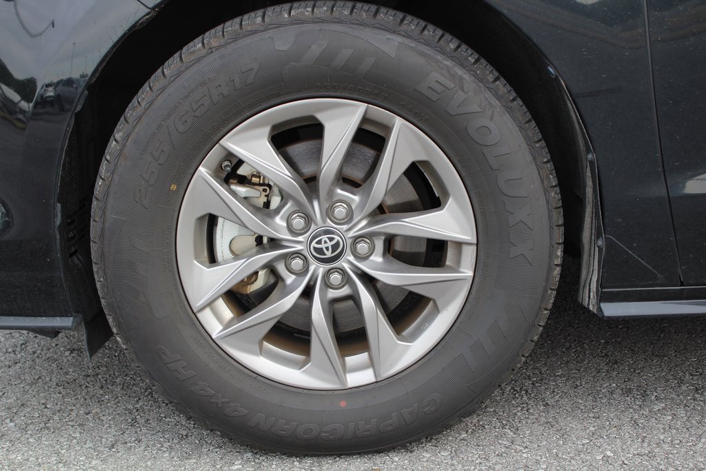 Used 2023 Toyota Sienna XLE with VIN 5TDYRKEC6PS152444 for sale in Lafayette, LA