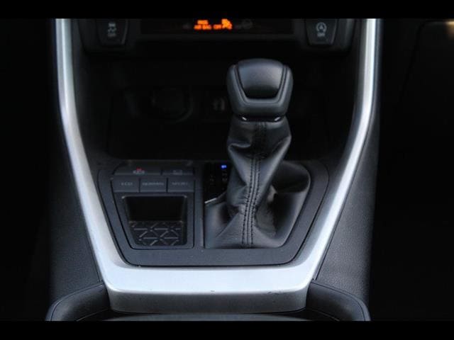 2024 Toyota RAV4 XLE - Photo 30