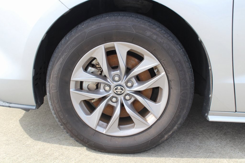Used 2023 Toyota Sienna XLE with VIN 5TDYRKEC0PS161995 for sale in Lafayette, LA