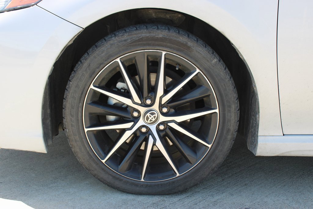 Used 2022 Toyota Camry SE with VIN 4T1G11AK4NU069836 for sale in Lafayette, LA