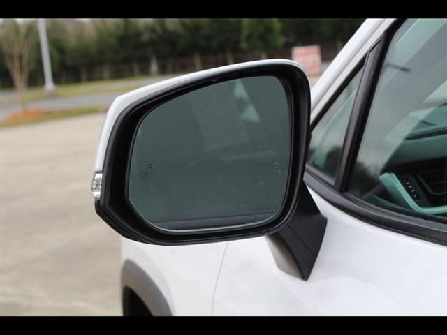 2023 Toyota RAV4 XLE - Photo 12