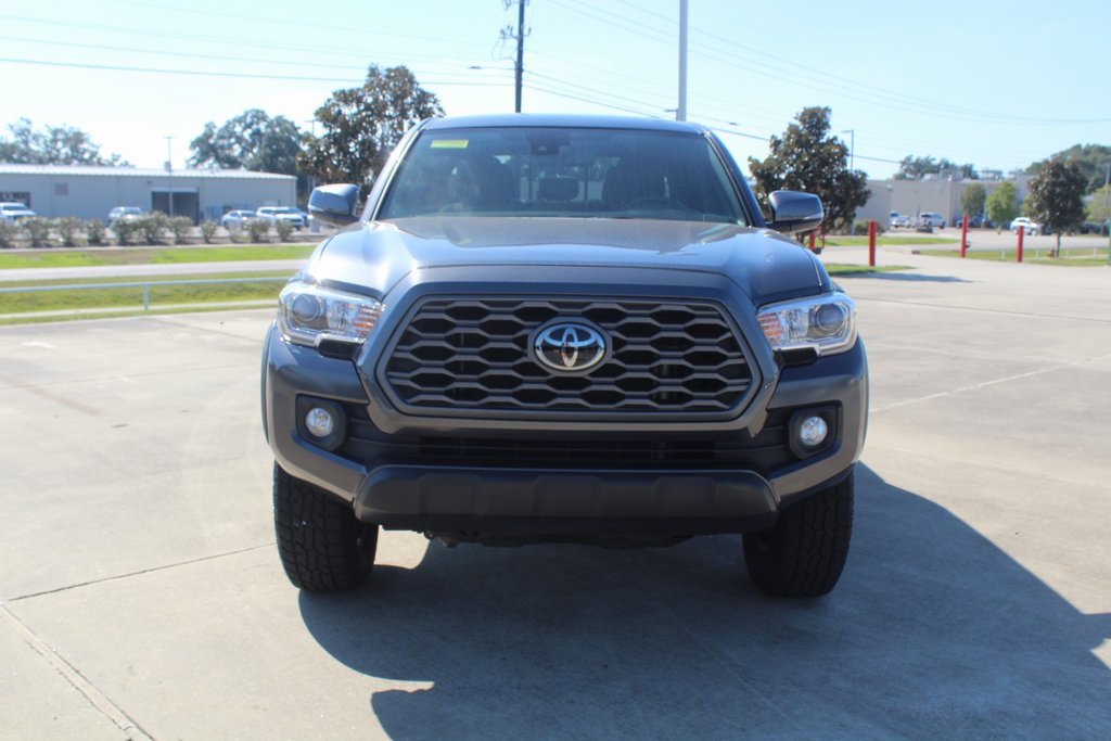 2023 Toyota Tacoma TRD Off-Road photo 3