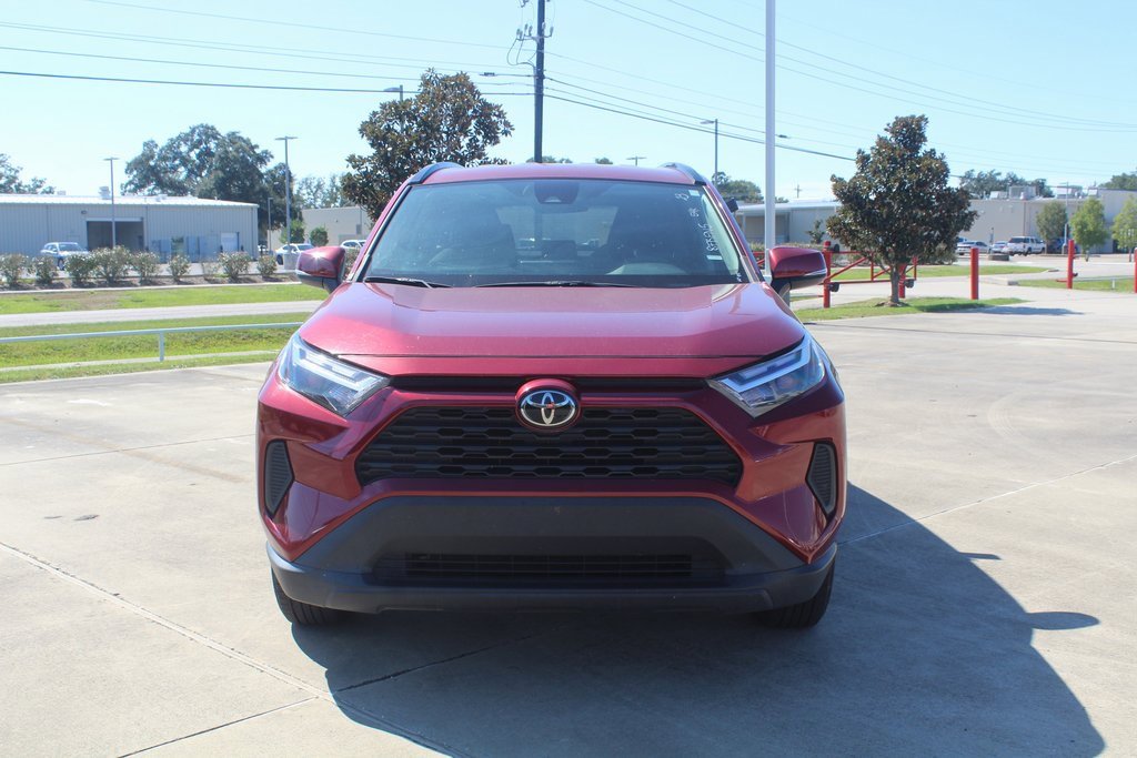 2023 Toyota RAV4 XLE photo 2
