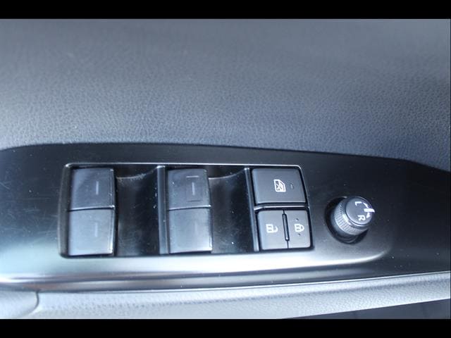 2025 Toyota Camry SE - Photo 12