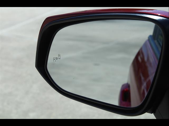 2025 Toyota RAV4 XLE - Photo 11