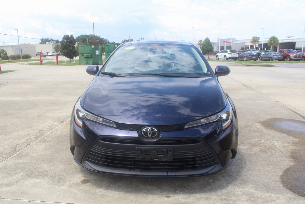 2023 Toyota Corolla LE photo 3