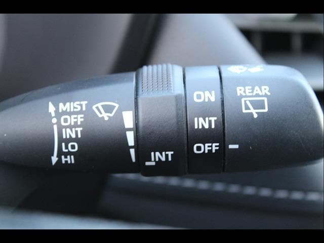 2025 Toyota RAV4 XLE - Photo 21