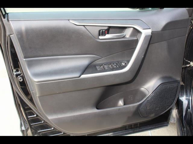 2023 Toyota RAV4 XLE - Photo 13