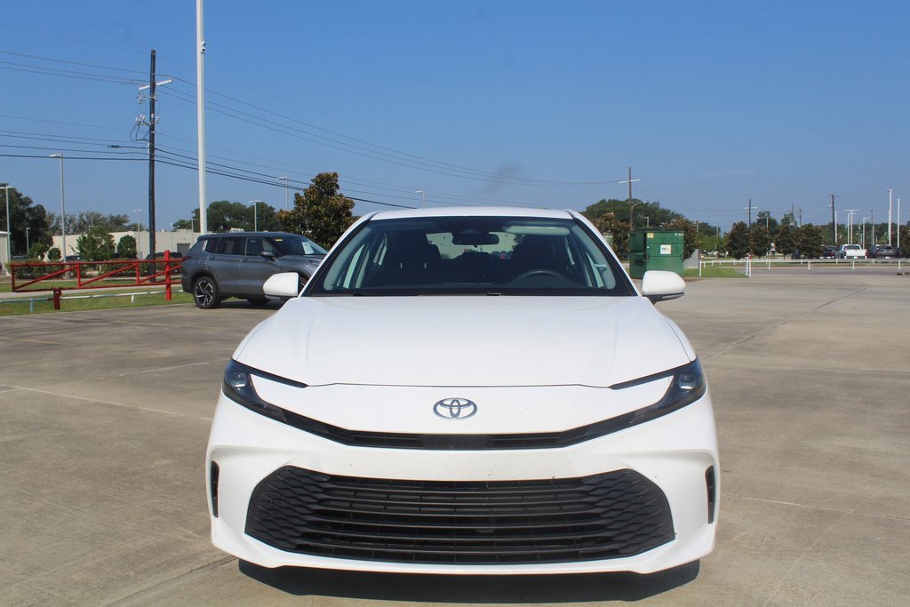 2025 Toyota Camry LE photo 3