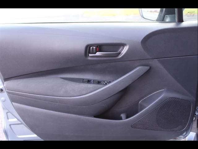 2025 Toyota Corolla LE - Photo 11