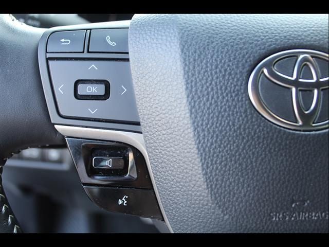 2025 Toyota Camry SE - Photo 16