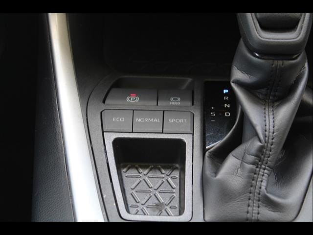 2024 Toyota RAV4 XLE - Photo 30