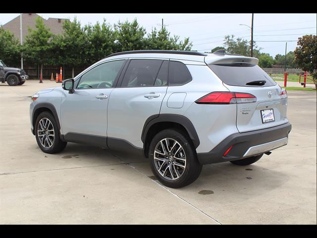 2026 Toyota Corolla Cross XLE - Photo 9