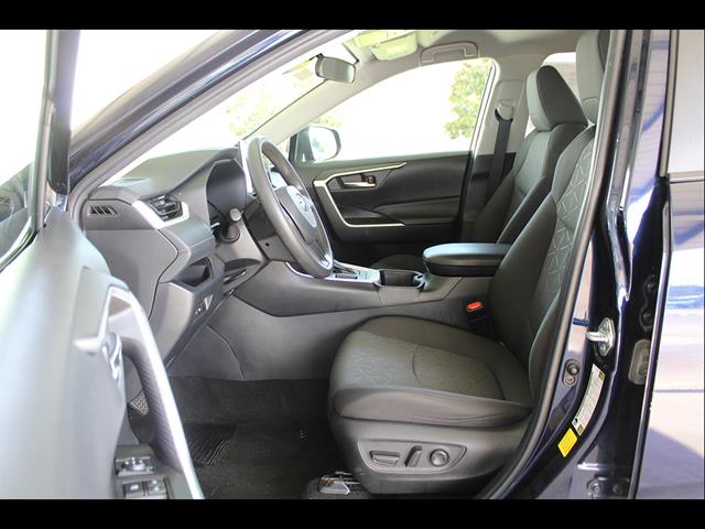 2024 Toyota RAV4 XLE - Photo 16