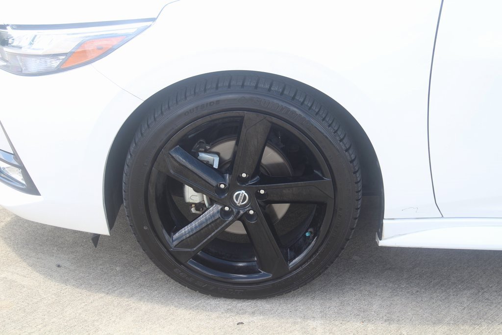2022 Nissan Sentra SR photo 2