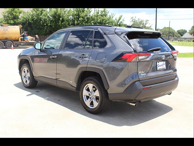 2025 Toyota RAV4 LE - Photo 9