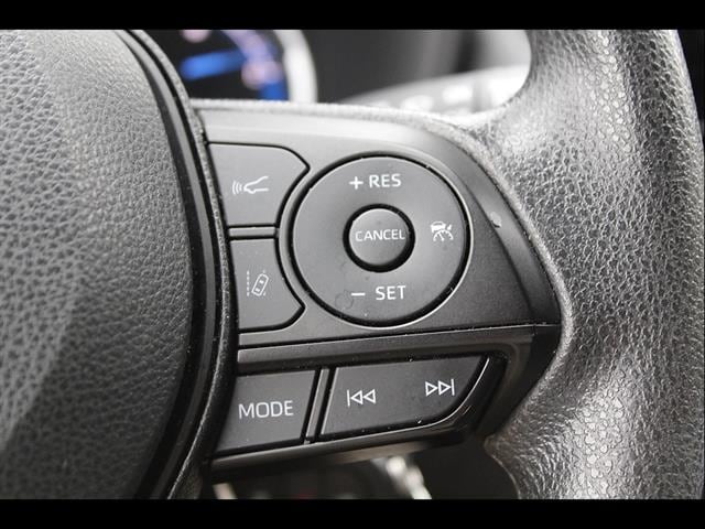 2025 Toyota RAV4 LE - Photo 18