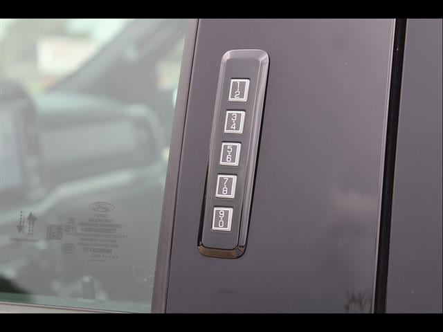 2024 Ford F-150 XLT - Photo 13