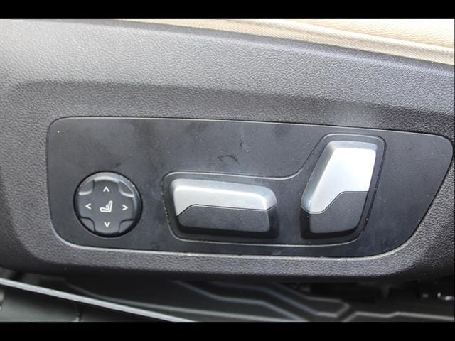 2023 BMW 3 Series 330i - Photo 19