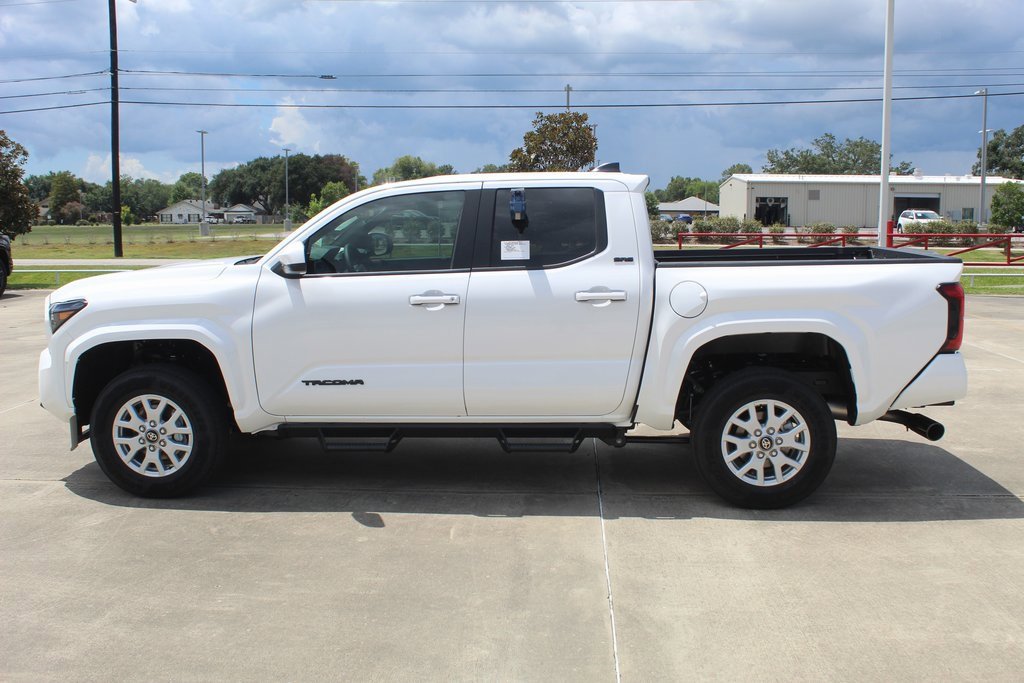 2025 Toyota Tacoma SR5 Double Cab photo 3