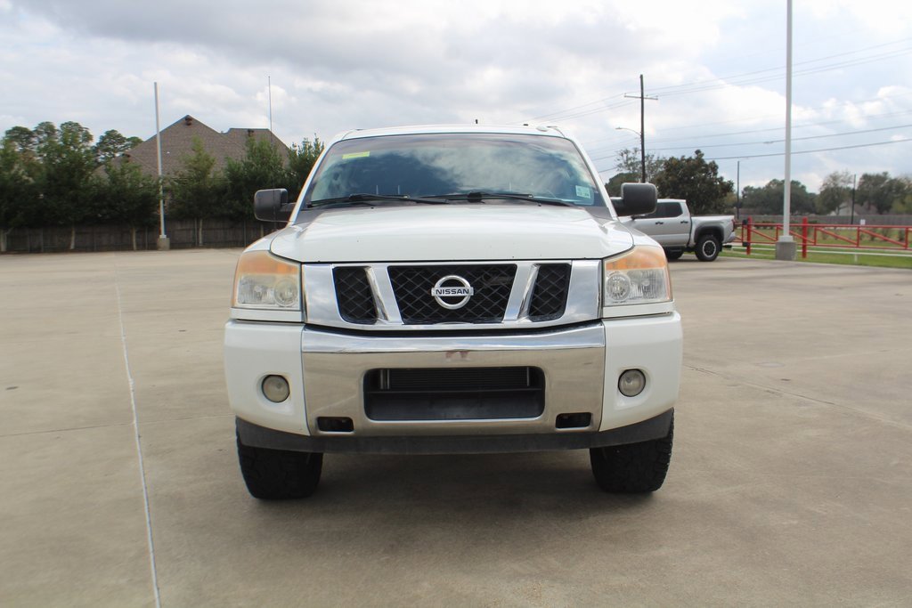 2013 Nissan Titan SV photo 3