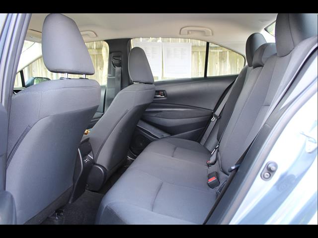 2025 Toyota Corolla LE - Photo 27