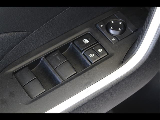 2025 Toyota RAV4 LE - Photo 13