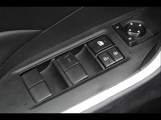 2025 Toyota RAV4 LE - Photo 13