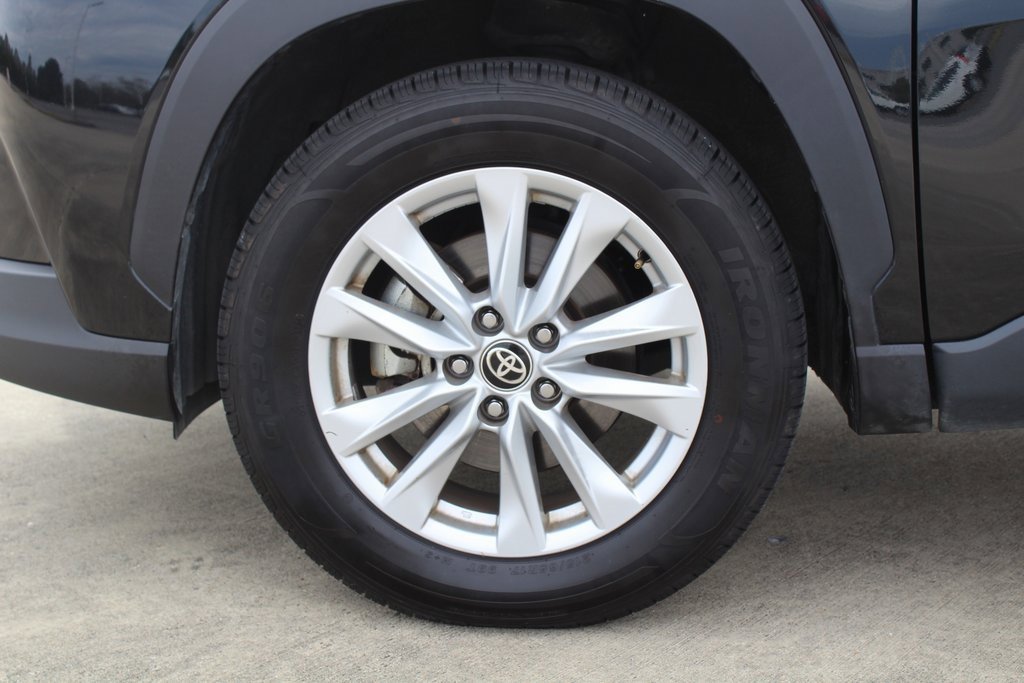 Used 2022 Toyota Corolla Cross LE with VIN 7MUCAAAG1NV032932 for sale in Lafayette, LA