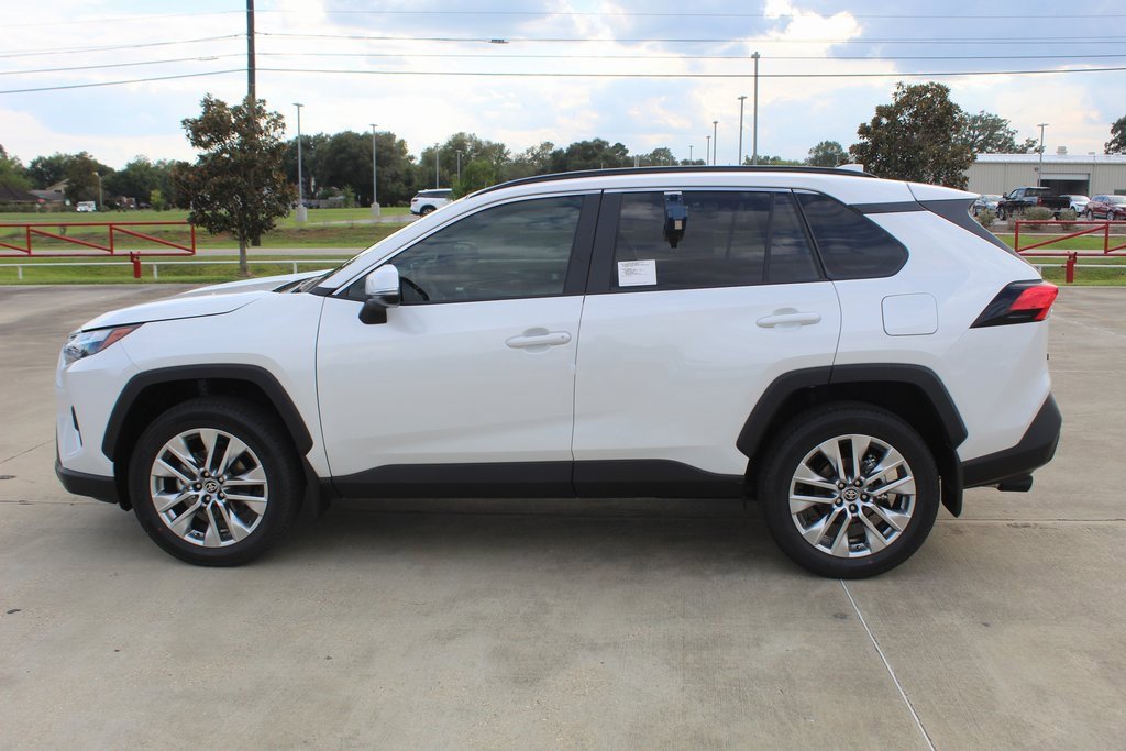 2025 Toyota RAV4 XLE Premium photo 3