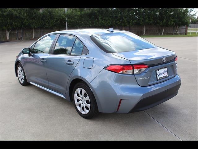 2025 Toyota Corolla LE - Photo 9