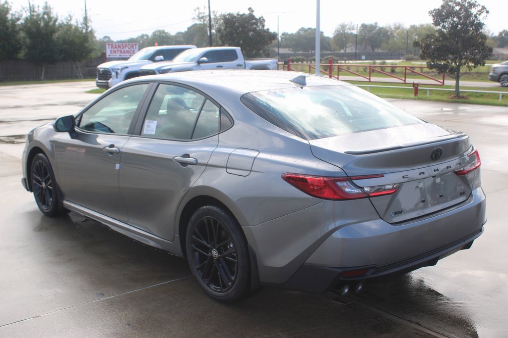 2026 Toyota Camry SE photo 4