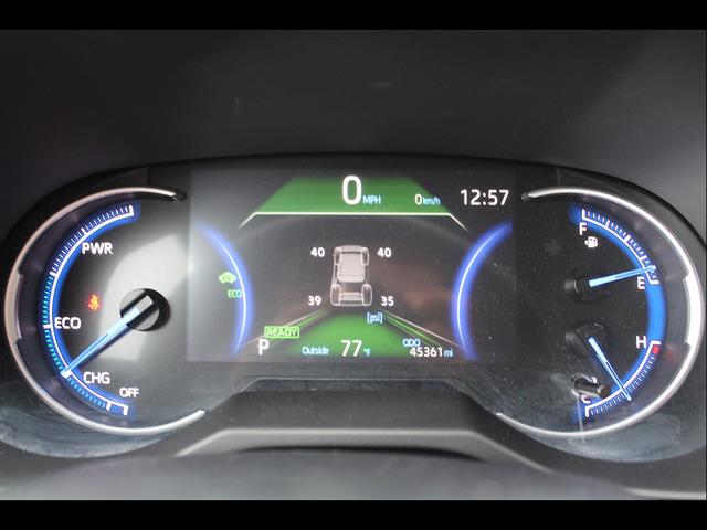 2025 Toyota RAV4 LE - Photo 21