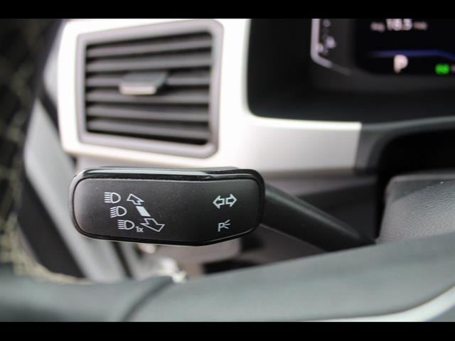 2022 Volkswagen Atlas SE w/Tech - Photo 23