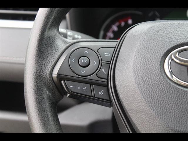 2023 Toyota RAV4 XLE - Photo 18