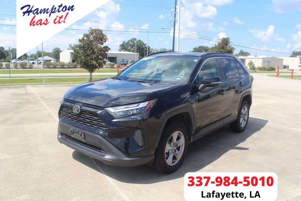 2023 Toyota RAV4 XLE's photo