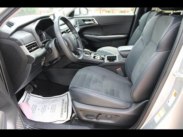 2024 Mitsubishi Outlander SE - Photo 14