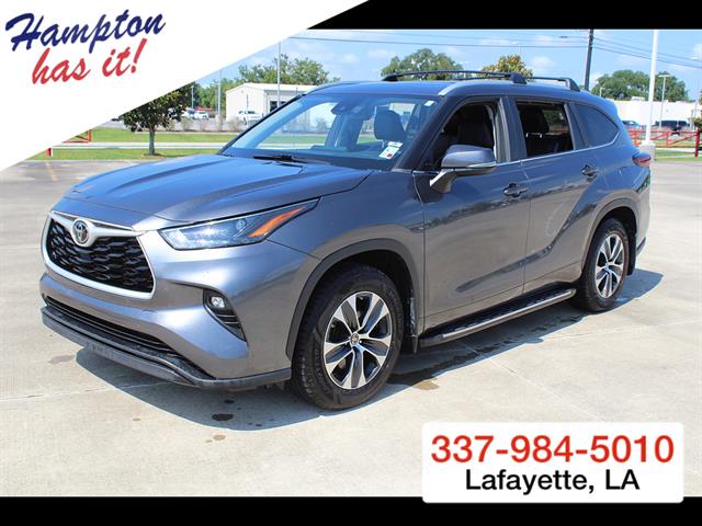 2024 Toyota Highlander XLE FWD's photo