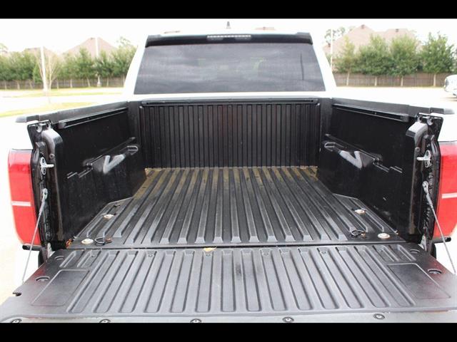 2024 Toyota Tacoma SR5 - Photo 8