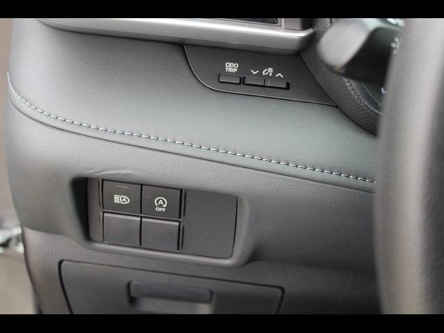 2023 Toyota Highlander L - Photo 16